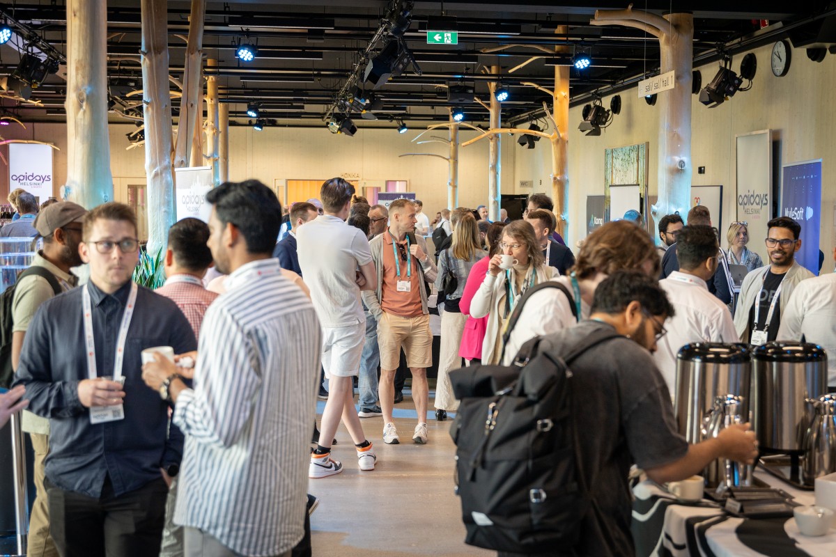 Audience networking during a previous APIOps Helsinki event